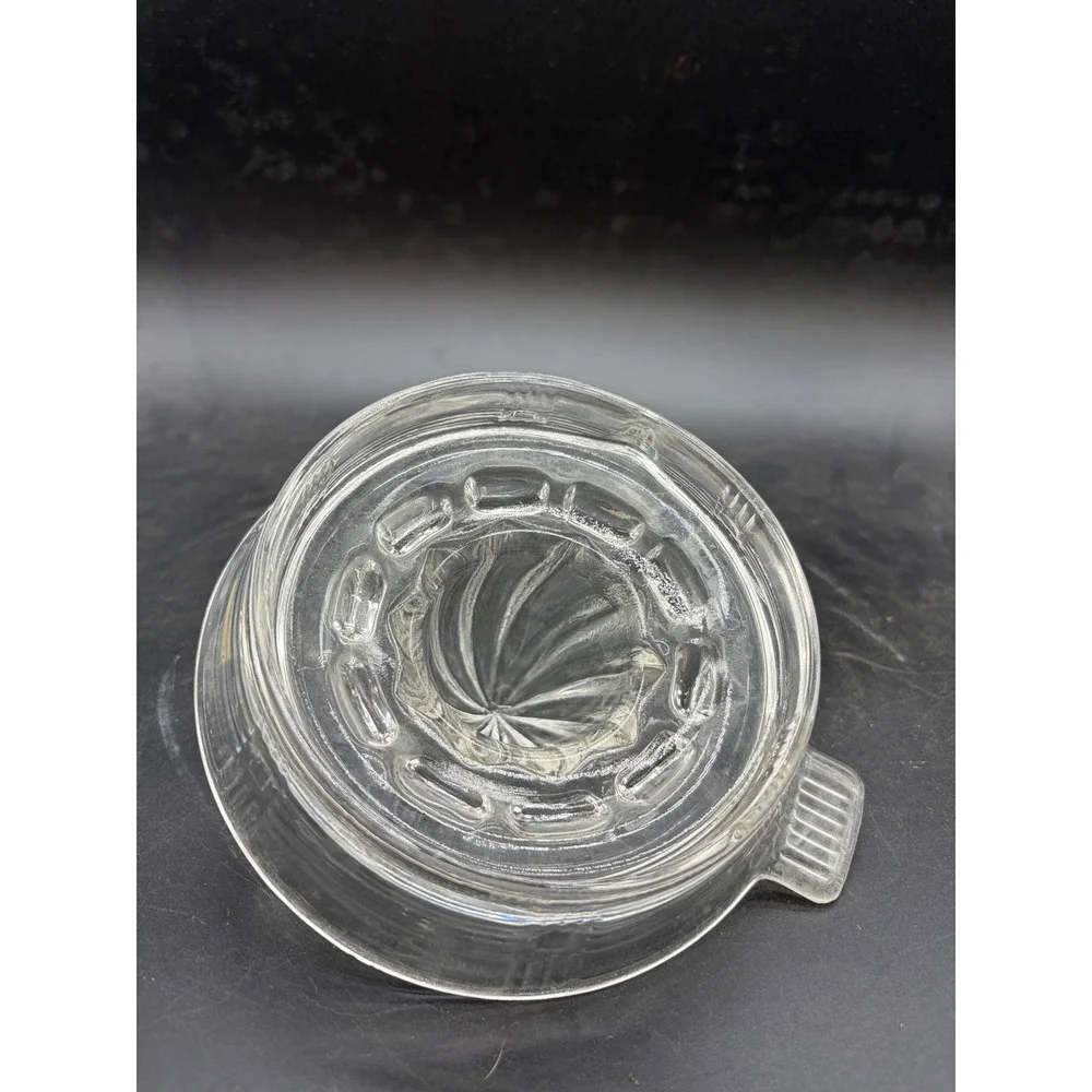 Vintage‎ Clear Glass Citrus Juicer Reamer with Pour Spout and Handle Art Deco